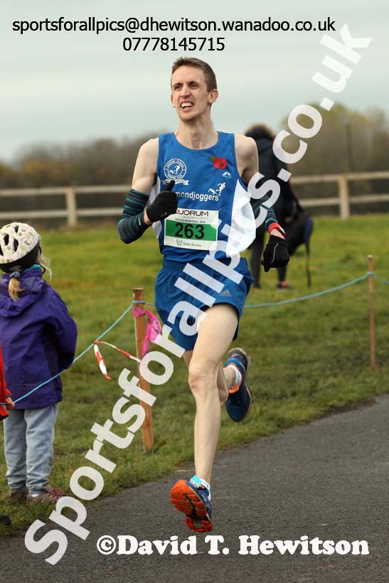 Senior men and women, 2016 Heaton Memerial 10k Road Race. Photo: David T. Hewitson/Sports for All Pics